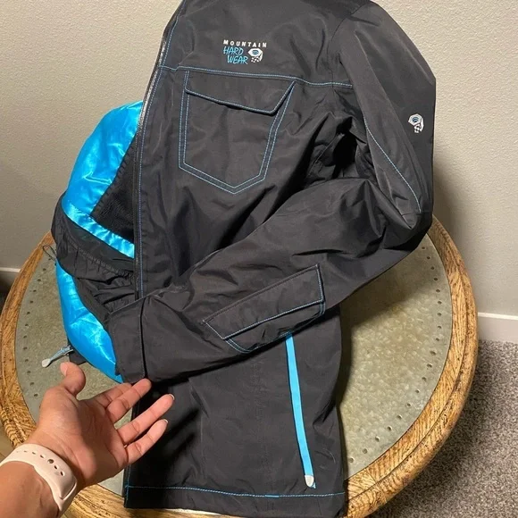 Women’s mountain hardware ski jacket - Picture 10 of 10